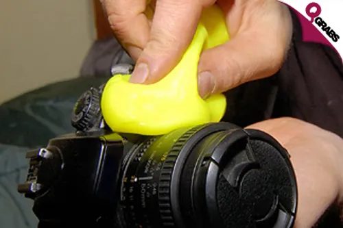 From QR19, Clean Those Hidden Places Better with a Magic Dust Remover - Available in Three Fun Colors! (Up to QR114 Value)
